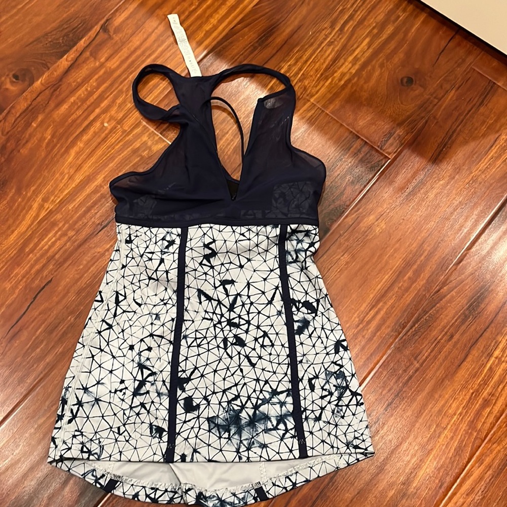 Lululemon workout tank white and blue razorback with zipper size 4.